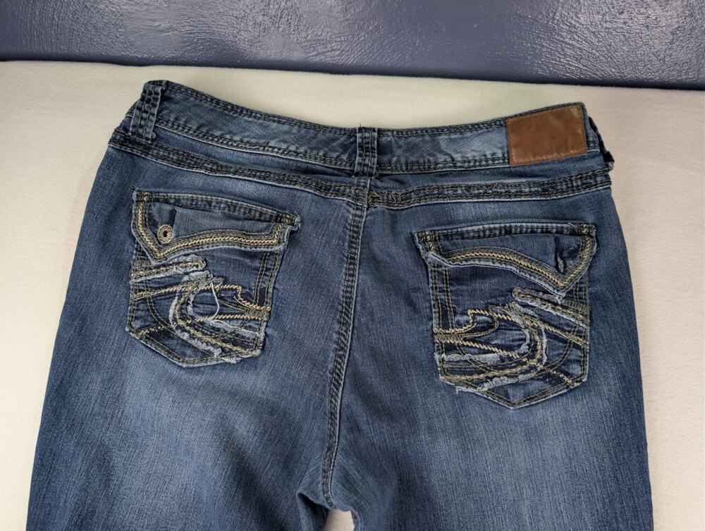 Maurices Women’s 15/16 REG Bootcut Jeans Y2K Embroidered Flap Pocket Stretch